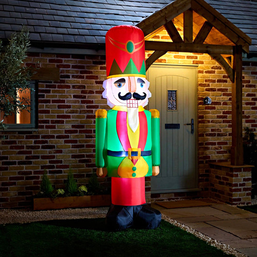 Light inflatable nutcracker - up,